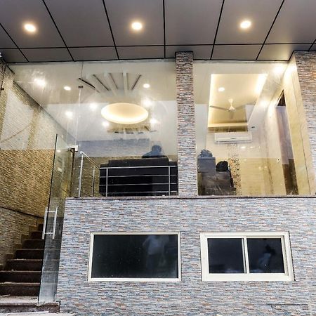 Hotel Moreton Igi Airport Yeni Delhi Dış mekan fotoğraf
