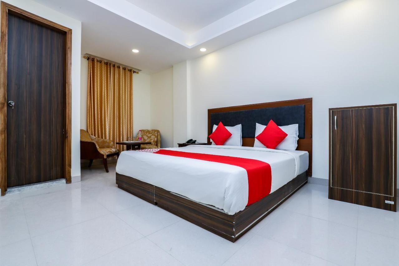 Hotel Moreton Igi Airport Yeni Delhi Dış mekan fotoğraf