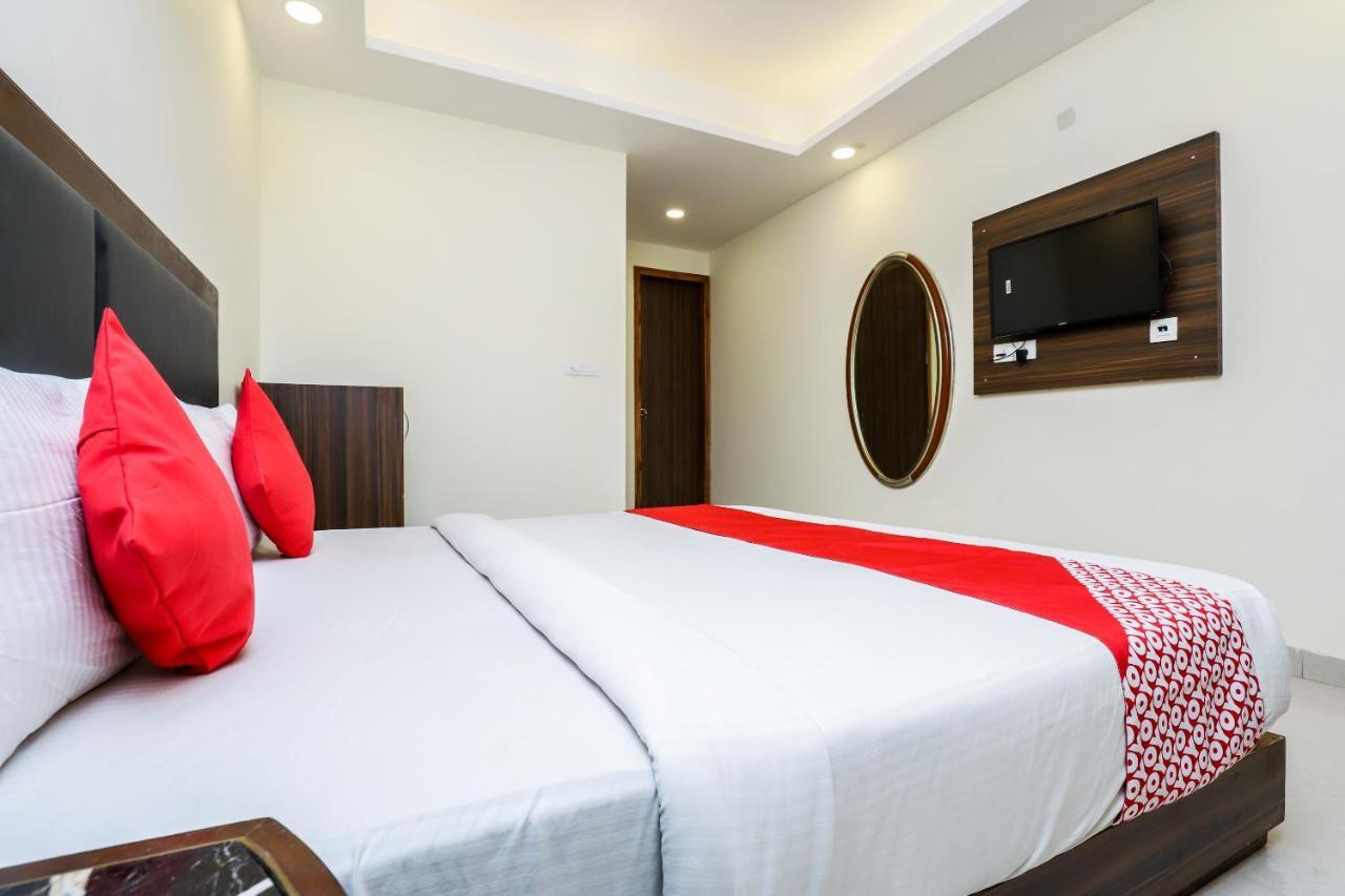 Hotel Moreton Igi Airport Yeni Delhi Dış mekan fotoğraf