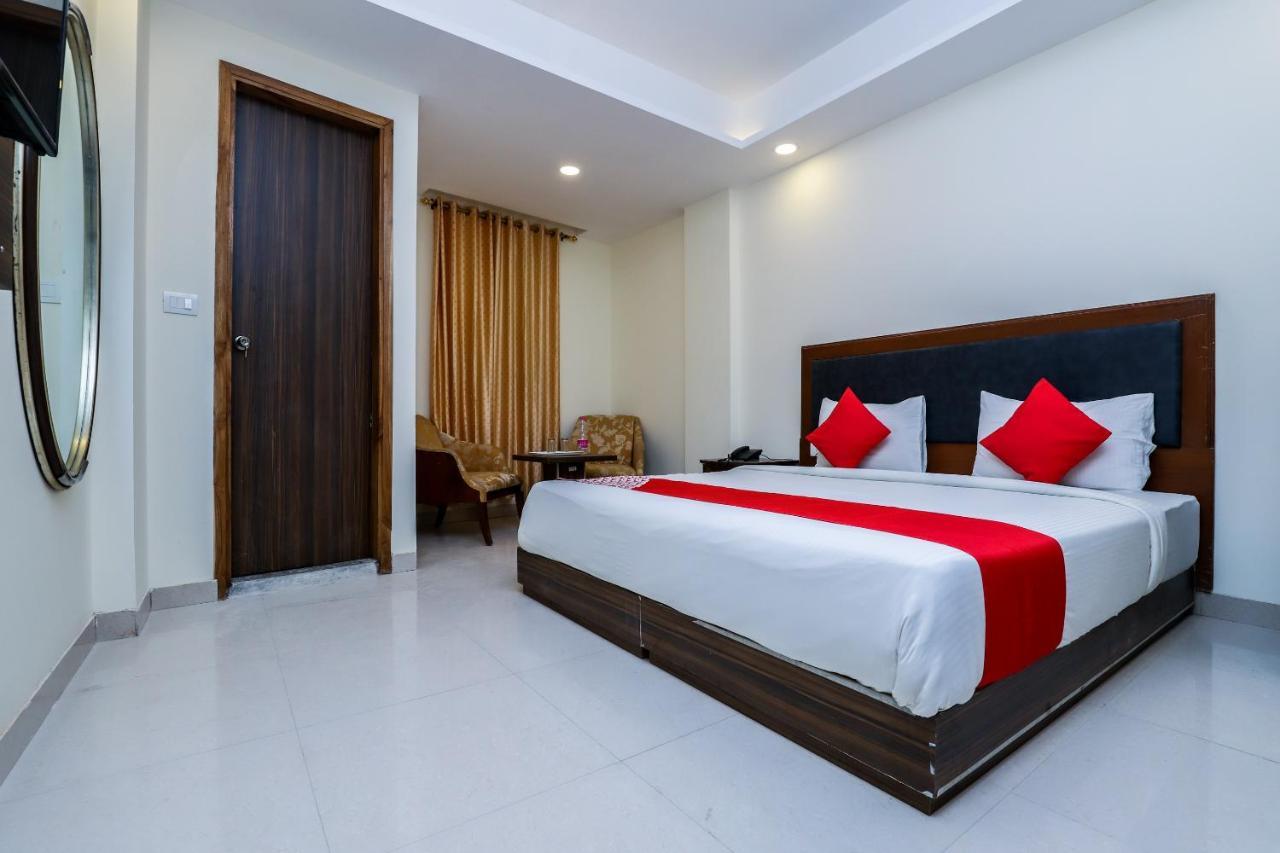 Hotel Moreton Igi Airport Yeni Delhi Dış mekan fotoğraf