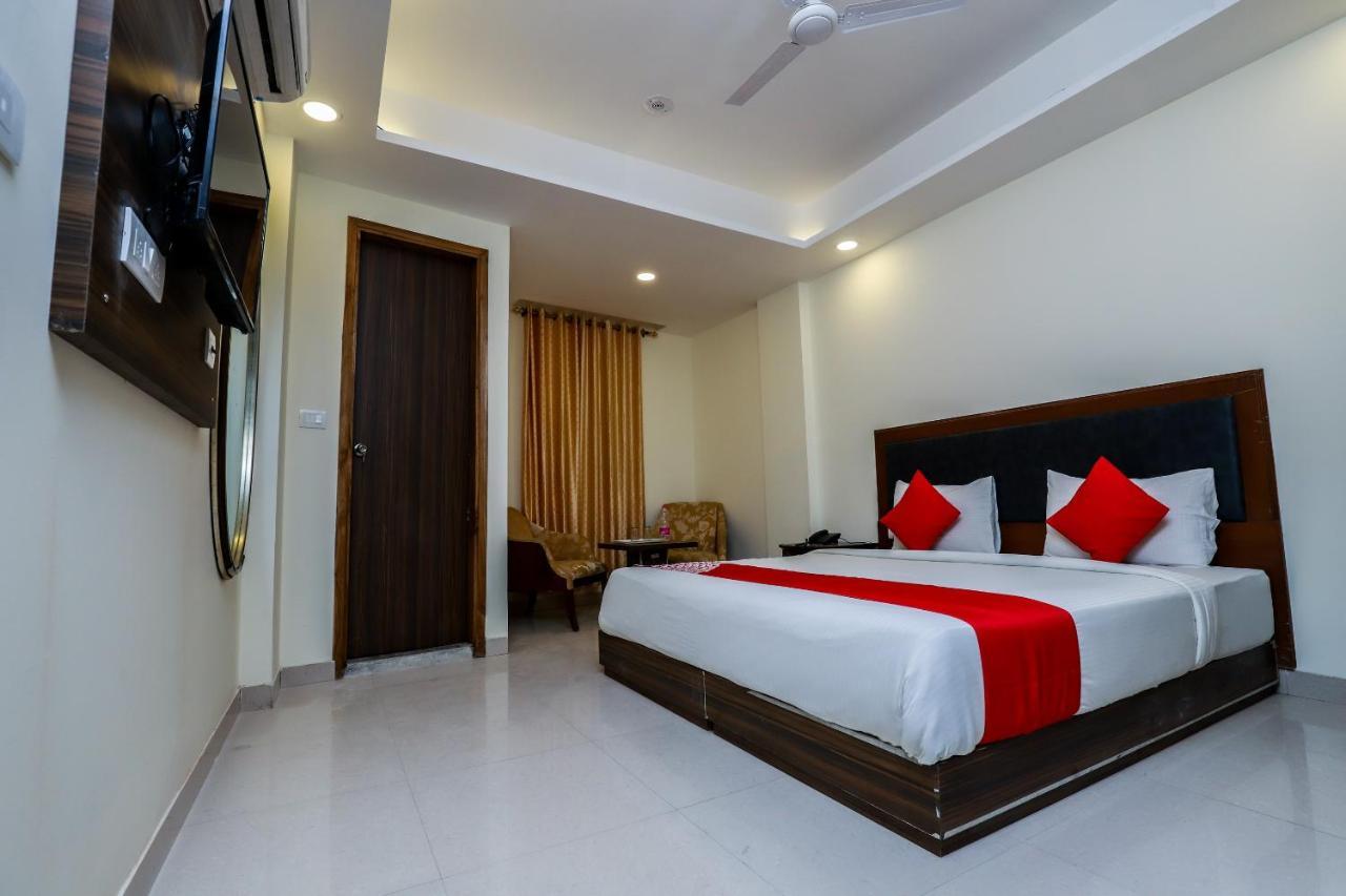 Hotel Moreton Igi Airport Yeni Delhi Dış mekan fotoğraf